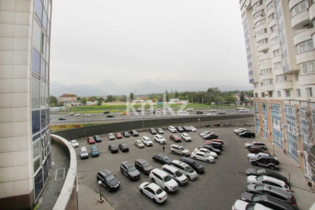 Аренда 3-комнатной квартиры посуточно, 130 м², ул. Розыбакиева, дом  289 в Алматы - фото 19