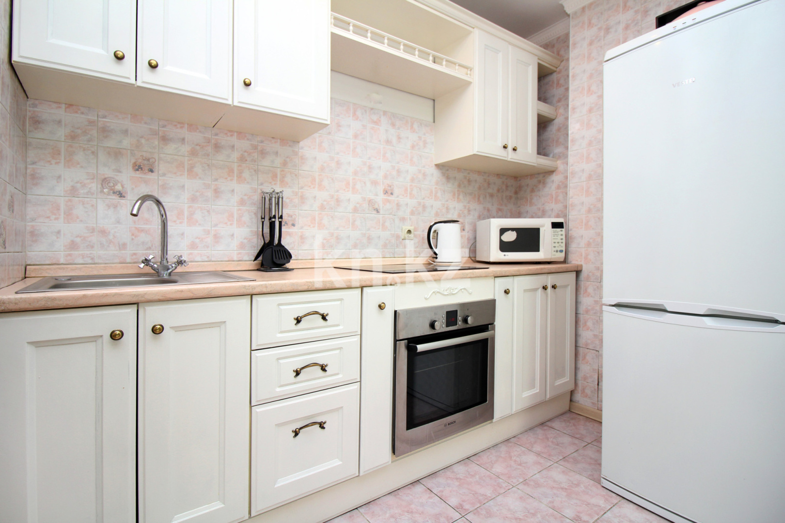 Аренда 1-комнатной квартиры посуточно, 50 м², ул. Хусаинова, дом  225 - ул. Розыбакиева в Алматы - фото 10