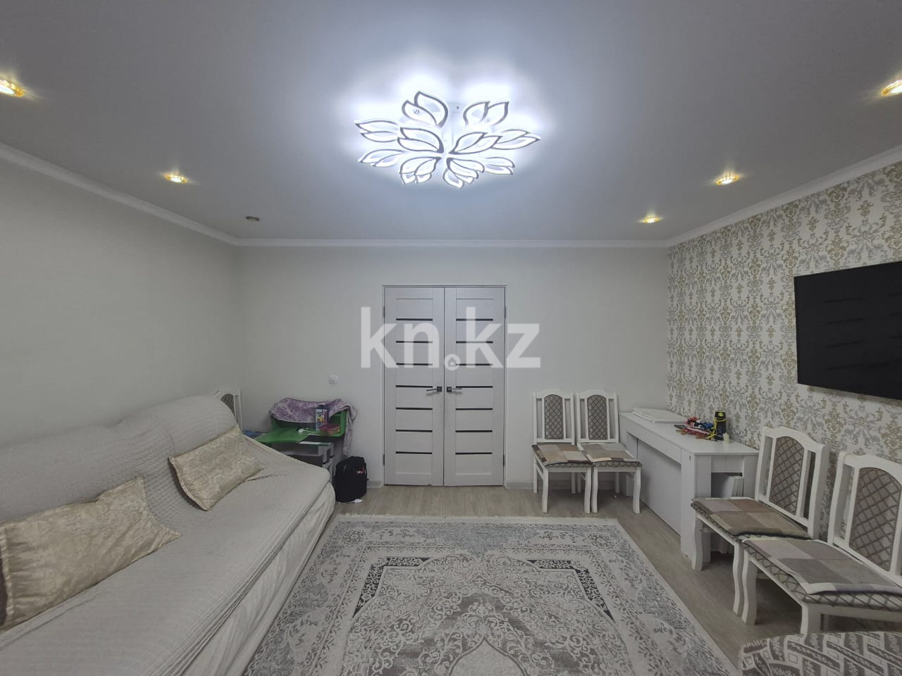 Продажа 4-комнатной квартиры, 86.2 м², мкр. Голубые Пруды в Караганде - фото 2