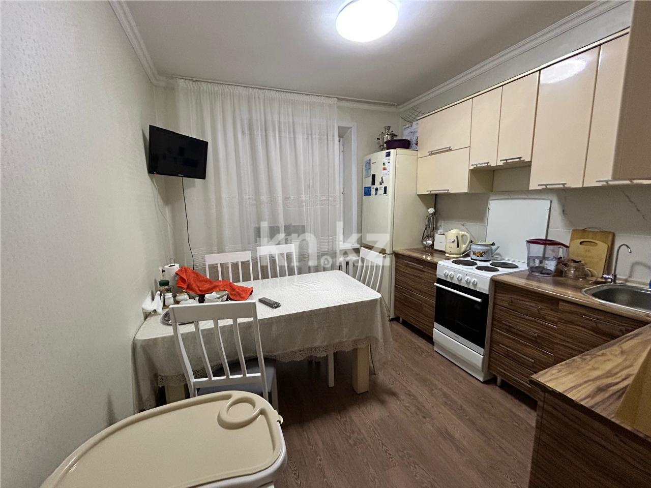Продажа 3-комнатной квартиры, 65 м², пр. Строителей в Караганде - фото 6
