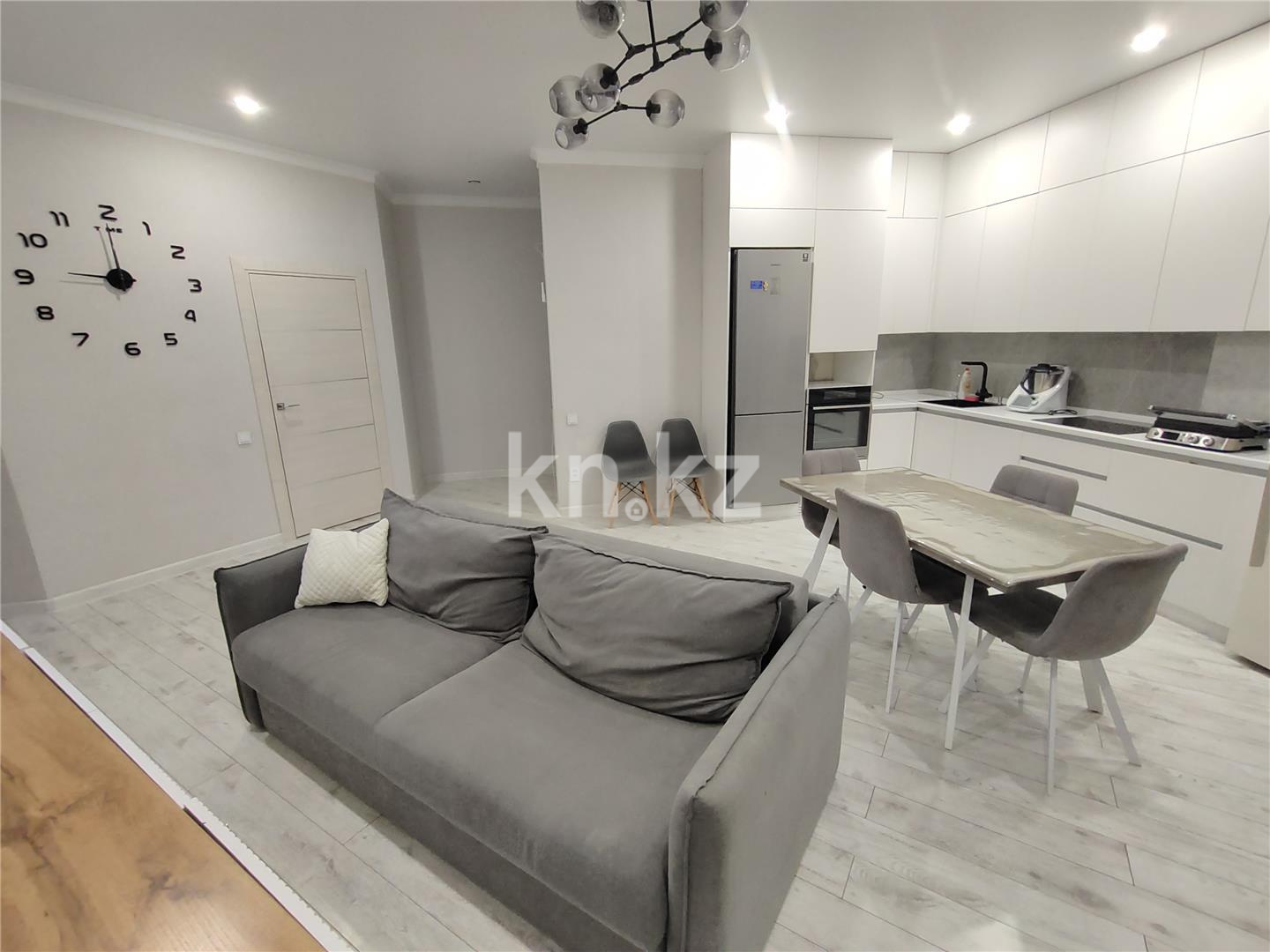Продажа 3-комнатной квартиры, 74 м², мкр-н Степной-3, дом  1/10 в Караганде - фото 3