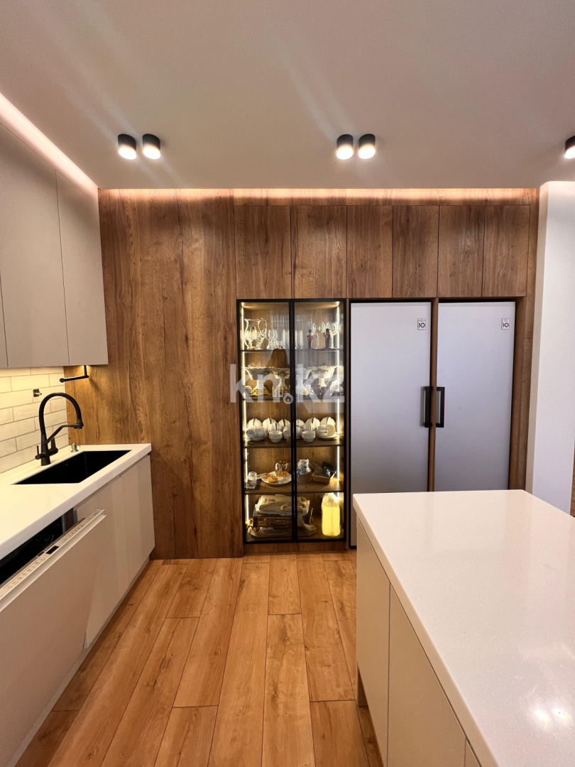 Продажа 4-комнатной квартиры, 124 м², пр. Туран, дом  57/3 - ул. Бухар жырау в Астане - фото 4