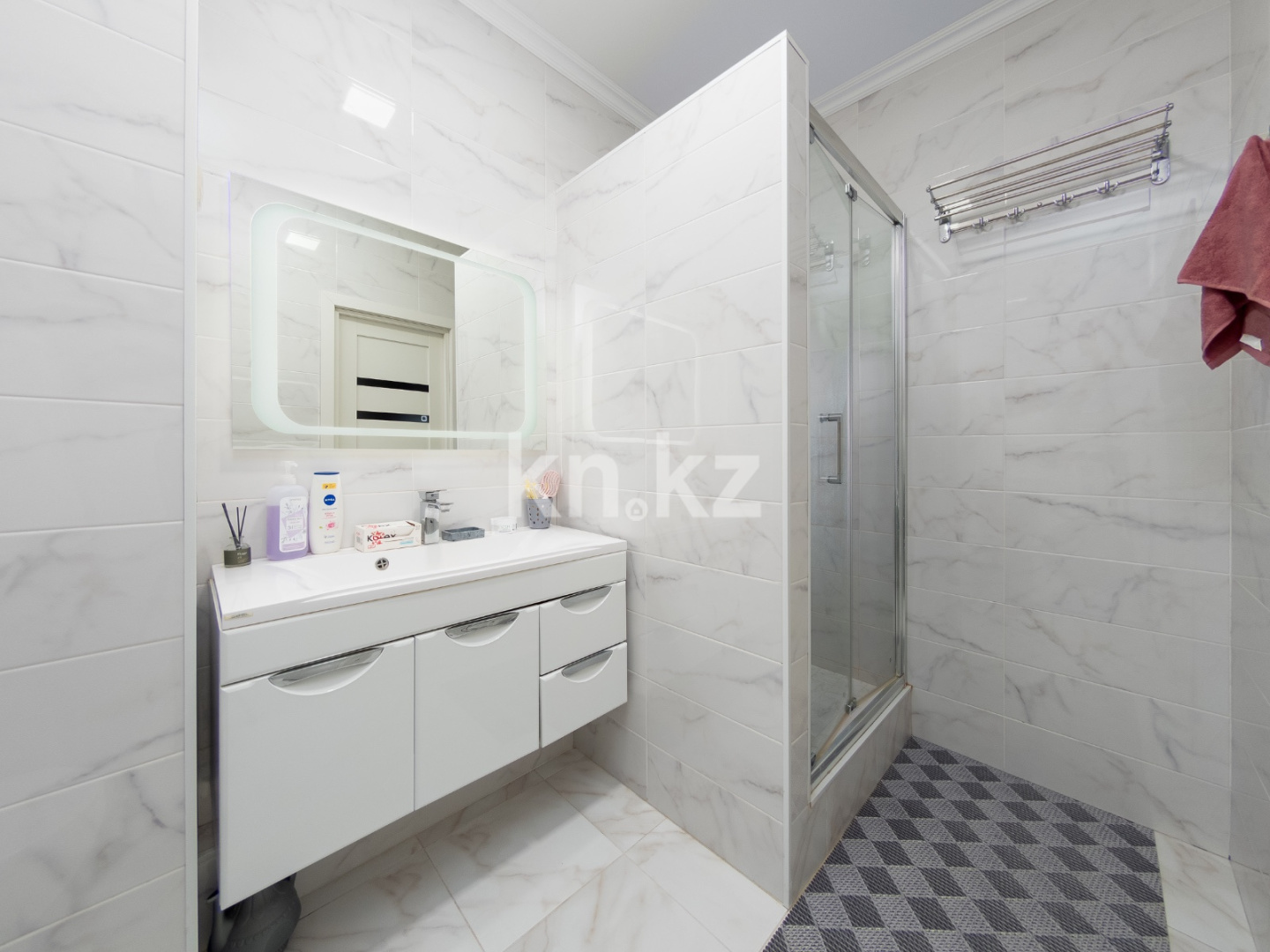 Аренда 2-комнатной квартиры посуточно, 53 м² в Алматы - фото 8