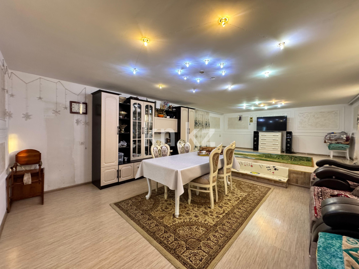 Продажа 6-комнатного дома, 343 м², ул. Карибжанова в Караганде - фото 12