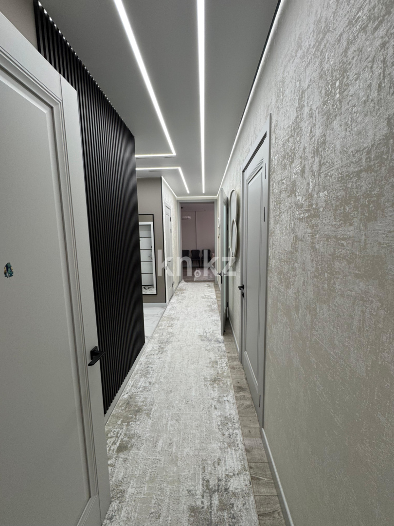 Продажа 4-комнатной квартиры, 105 м², ул. Таттимбета, дом  35 в Караганде - фото 13