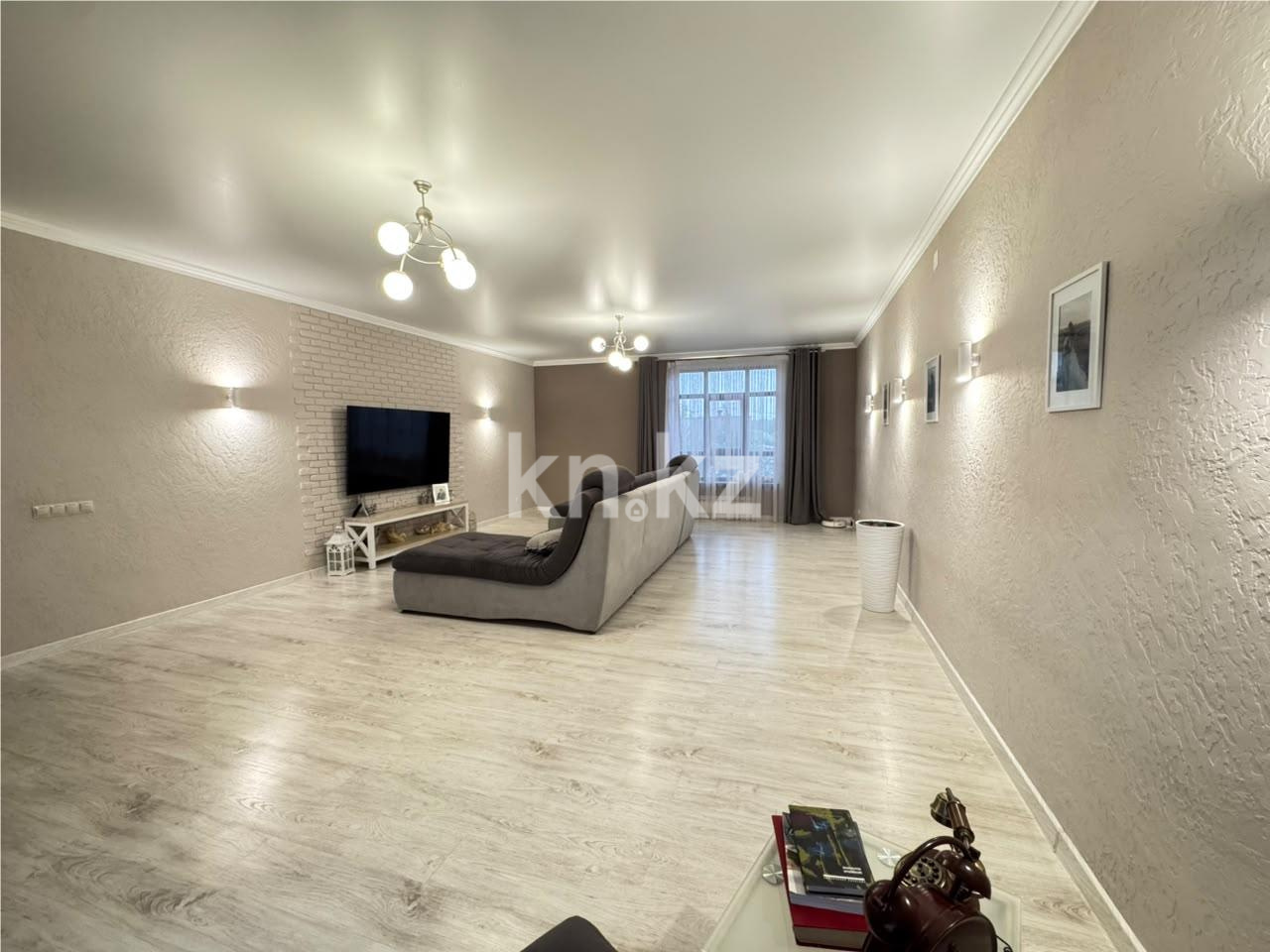 Продажа 4-комнатного дома, 367.4 м² в Караганде - фото 2