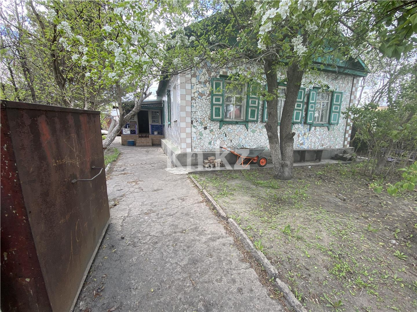 Продажа 4-комнатного дома, 72.8 м² в Караганде