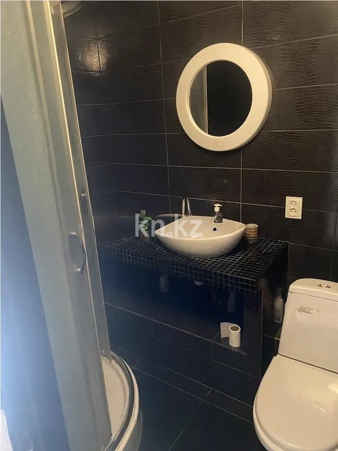 Продажа 1-комнатной квартиры, 32 м², 7 мкр., дом  20 в Алматы - фото 2