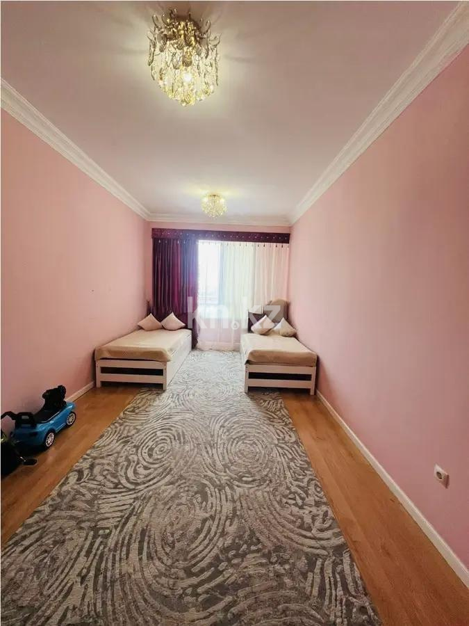 Продажа 3-комнатной квартиры, 120 м², мкр-н Мамыр-7, дом  21 в Алматы