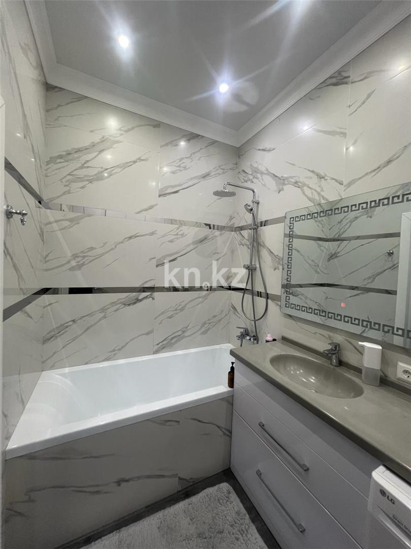 Продажа 3-комнатной квартиры, 94 м², ул. Сатыбалдина, дом  30 в Караганде - фото 18