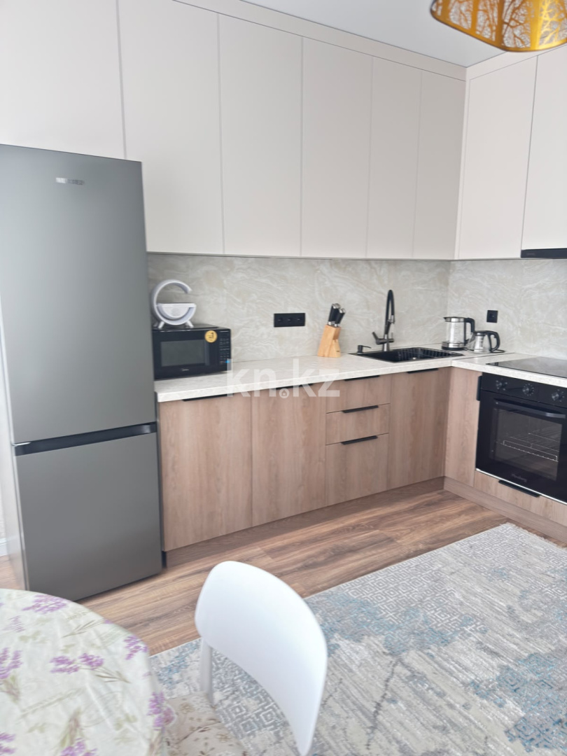 Аренда 1-комнатной квартиры, 45 м² в Астане