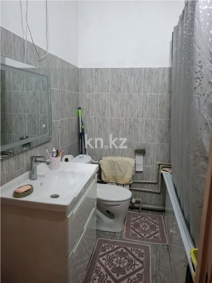 Продажа 2-комнатной квартиры, 66 м², мкр-н 13, дом  10 в Алматы - фото 4