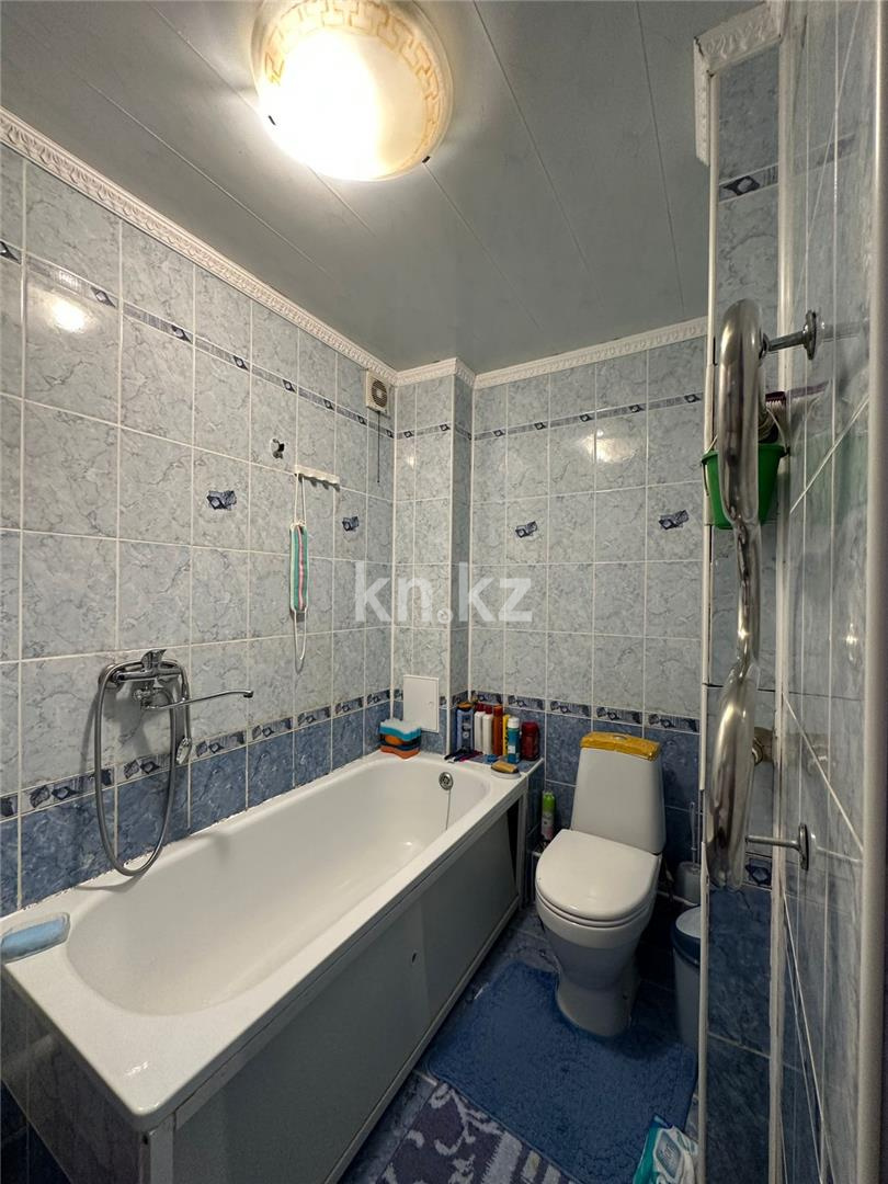 Продажа 3-комнатной квартиры, 74 м², ул. Гапеева в Караганде - фото 4