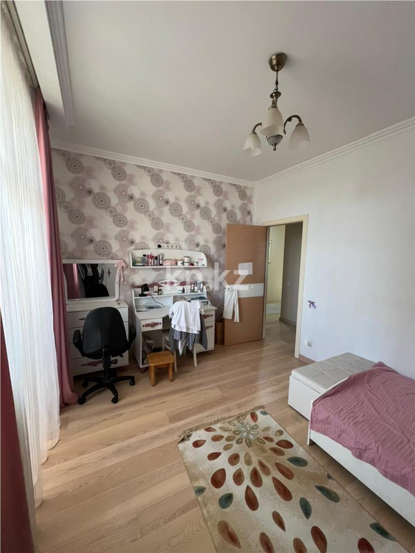 Продажа 4-комнатной квартиры, 150 м², ул. Аманжолова в Караганде - фото 5