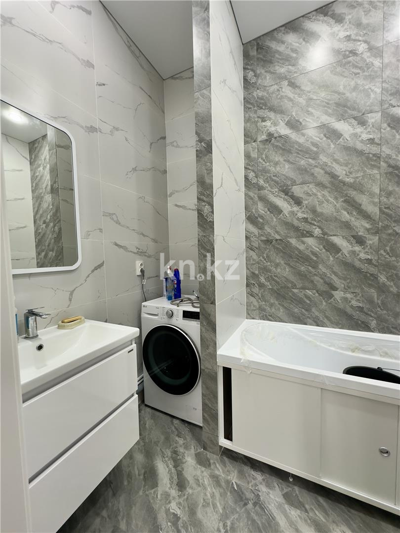 Продажа 3-комнатной квартиры, 97 м², пр. Шахтеров, дом  68 в Караганде - фото 28