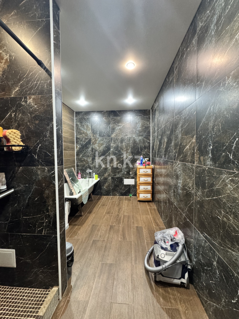 Продажа 5-комнатного дома, 287 м², ул. Балхашская в Караганде - фото 20