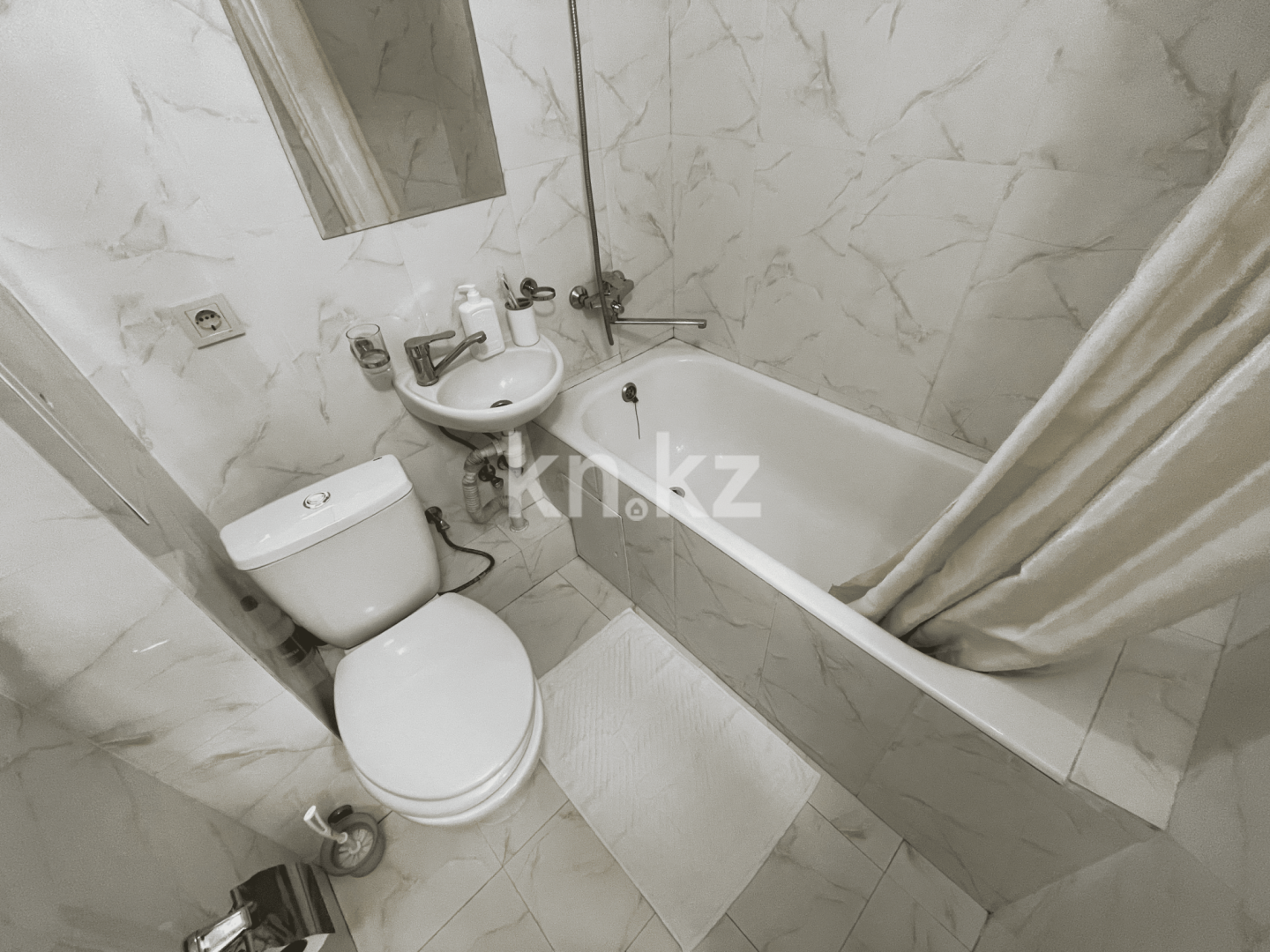 Аренда 1-комнатной квартиры посуточно, 40 м² в Алматы - фото 9