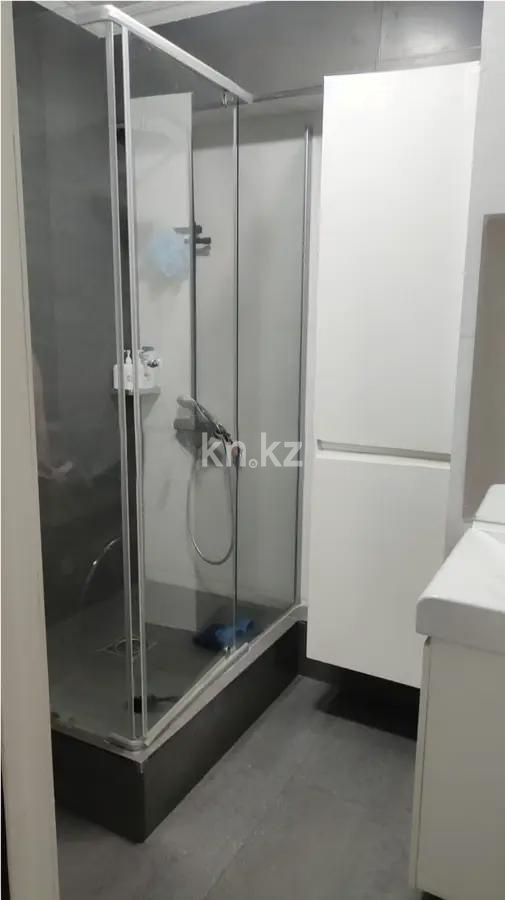 Продажа 3-комнатной квартиры, 125 м², ул. Толе би, дом  273а в Алматы - фото 4