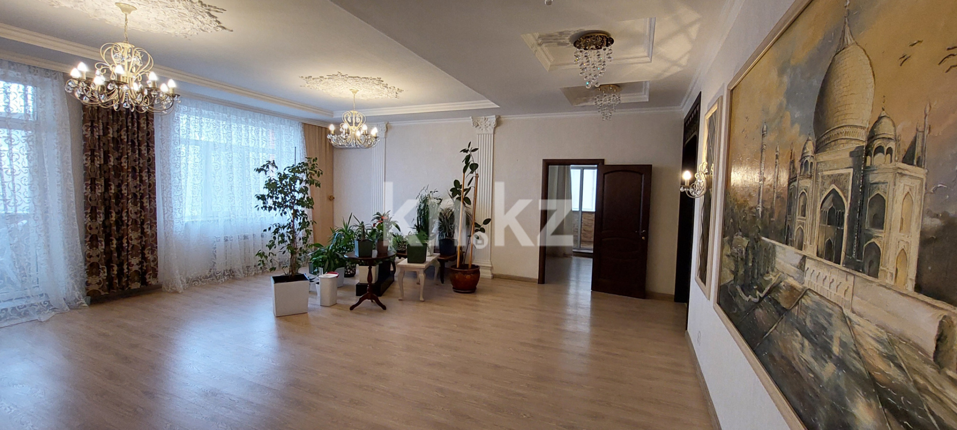 Продажа 4-комнатной квартиры, 145 м², ул. Аманжолова, дом  41 в Караганде - фото 4