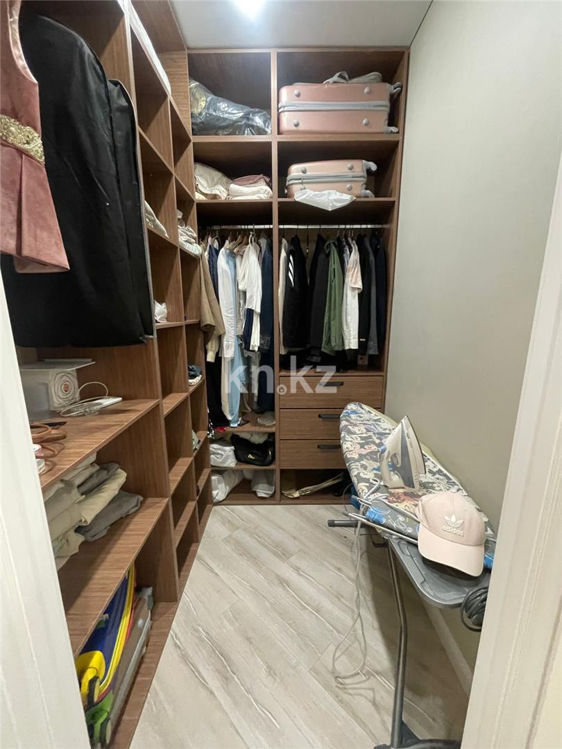 Продажа 3-комнатной квартиры, 90 м², ул. Муканова в Караганде - фото 12