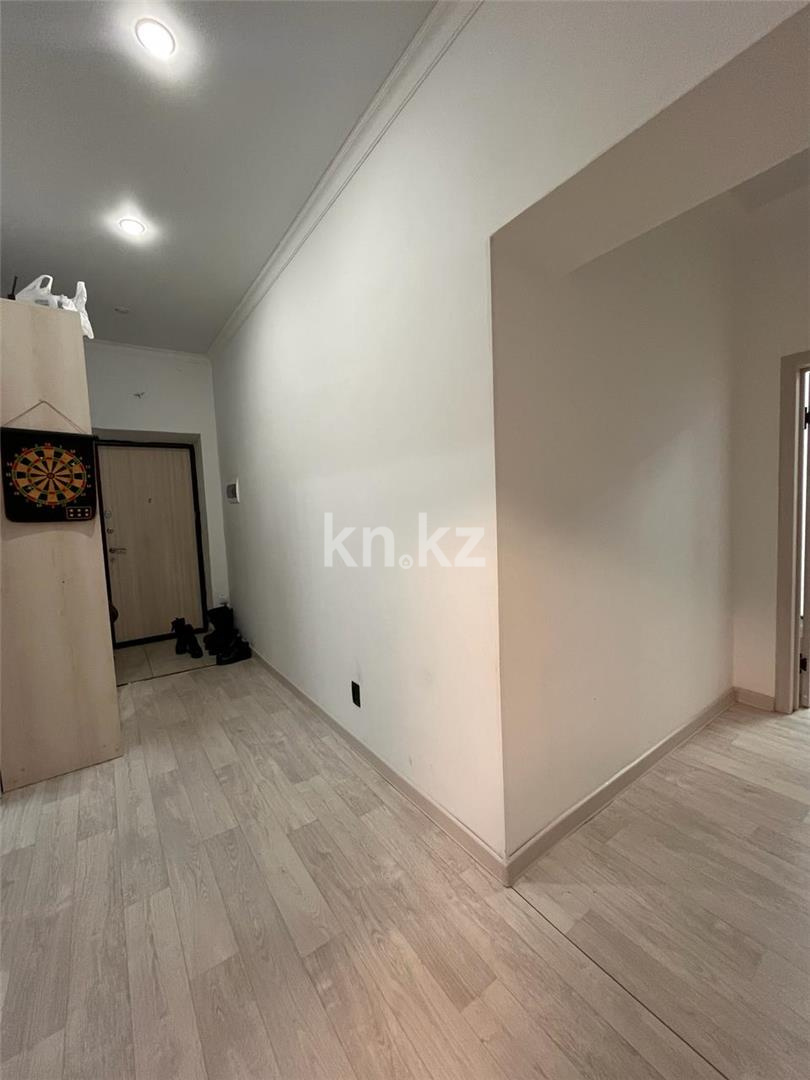 Продажа 3-комнатной квартиры, 63 м², ул. Кулкыбаева, дом  13 в Караганде - фото 13