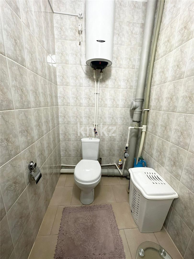 Продажа 2-комнатной квартиры, 65 м², пр. Шахтеров в Караганде - фото 5