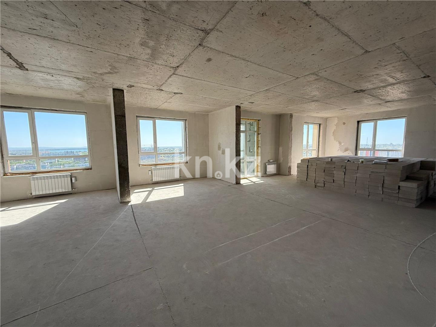 Продажа 4-комнатной квартиры, 129 м² в Караганде