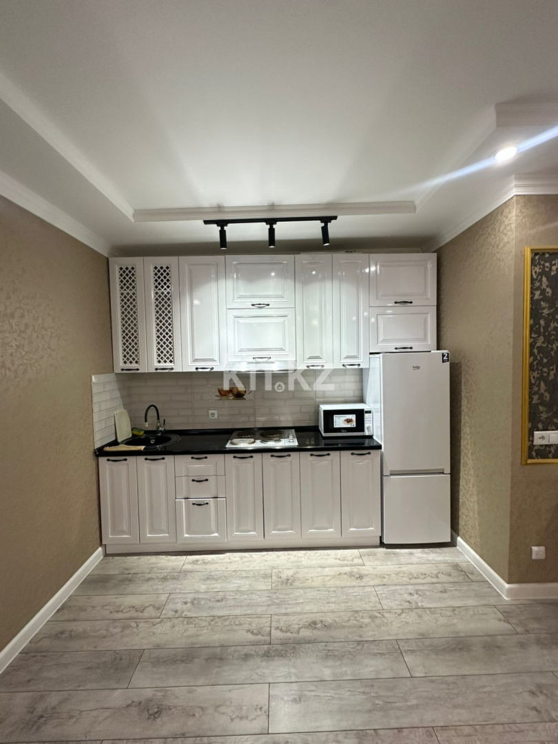 Продажа 2-комнатной квартиры, 42 м², пр. Шахтеров, дом  52б в Караганде - фото 2