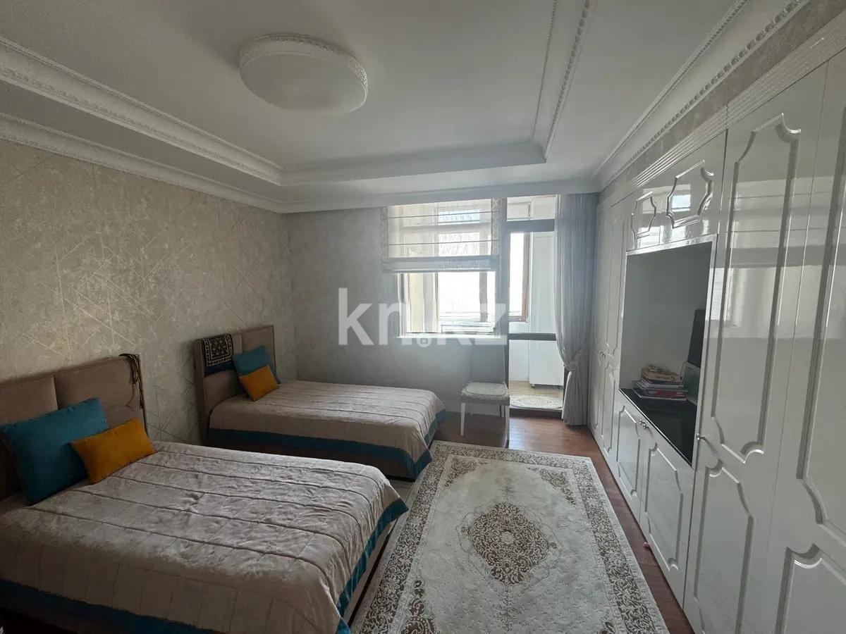 Продажа 4-комнатной квартиры, 176 м², пр. Кошкарбаева, дом  8 в Астане - фото 3