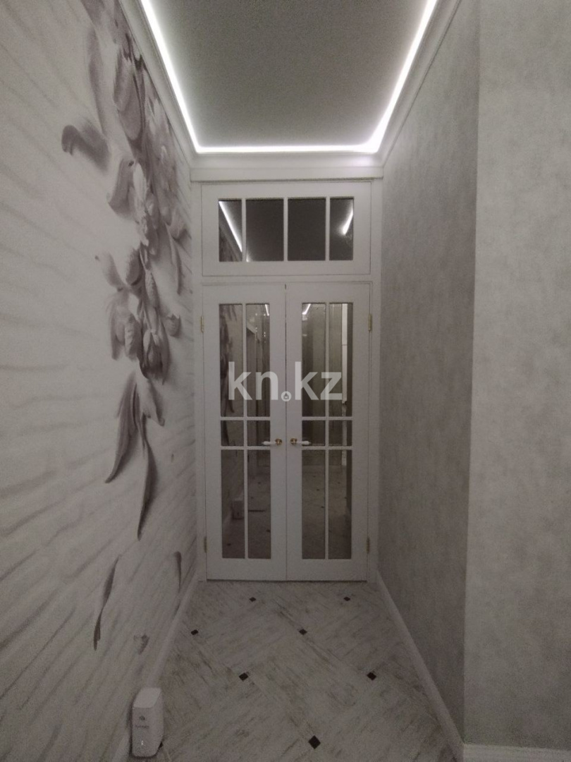 Продажа 2-комнатной квартиры, 72.3 м², ул. Алии Молдагуловой в Уральске - фото 5