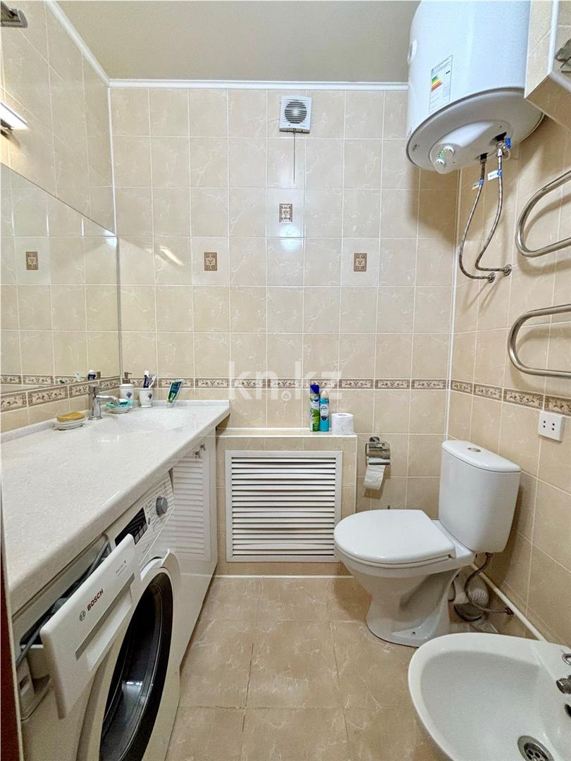 Продажа 3-комнатной квартиры, 84 м², ул. Абая в Караганде - фото 12