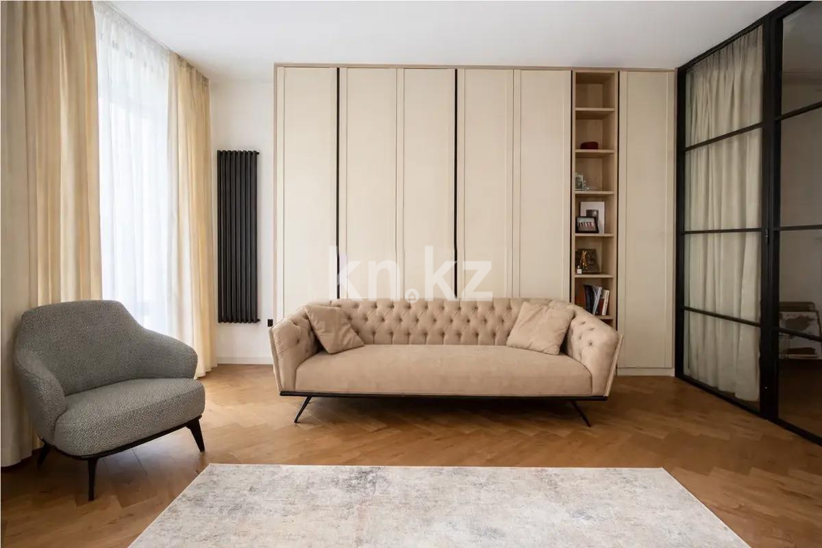 Продажа 5-комнатной квартиры, 240 м² в Алматы