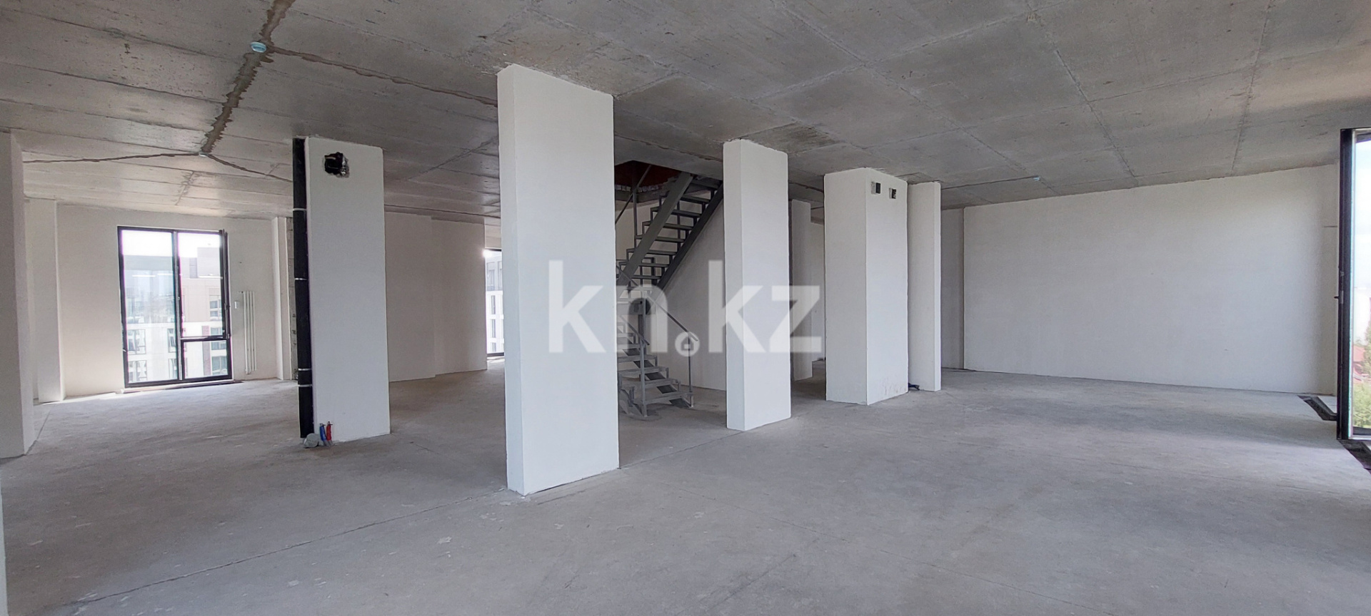 Продажа 5-комнатной квартиры, 270 м² в Астане - фото 9