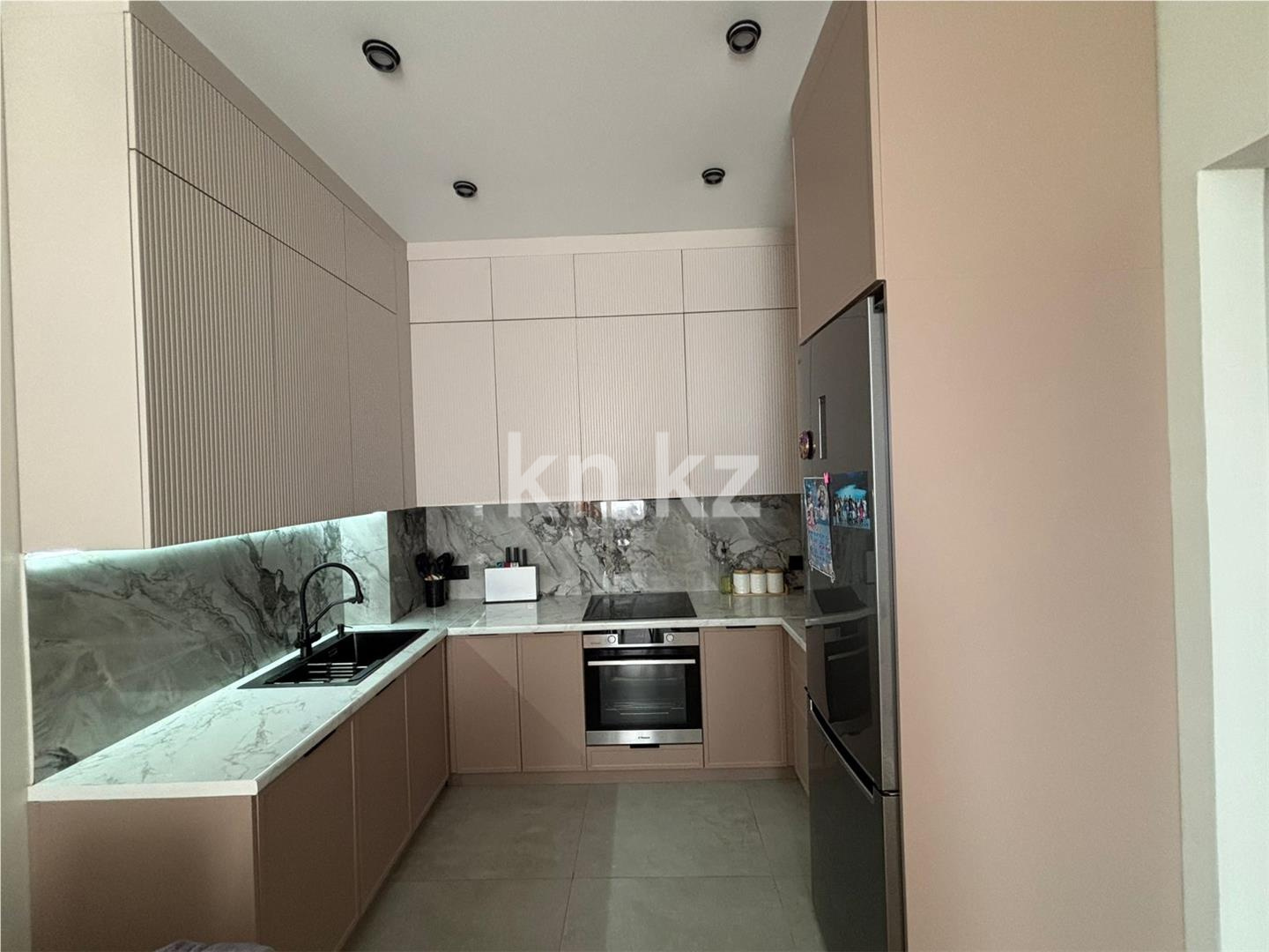 Продажа 2-комнатной квартиры, 69 м², ул. Муканова в Караганде - фото 2