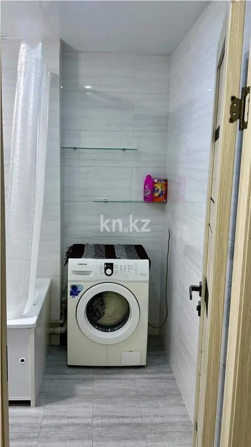 Продажа 3-комнатной квартиры, 59 м², 10 мкр., дом  10 в Алматы - фото 4