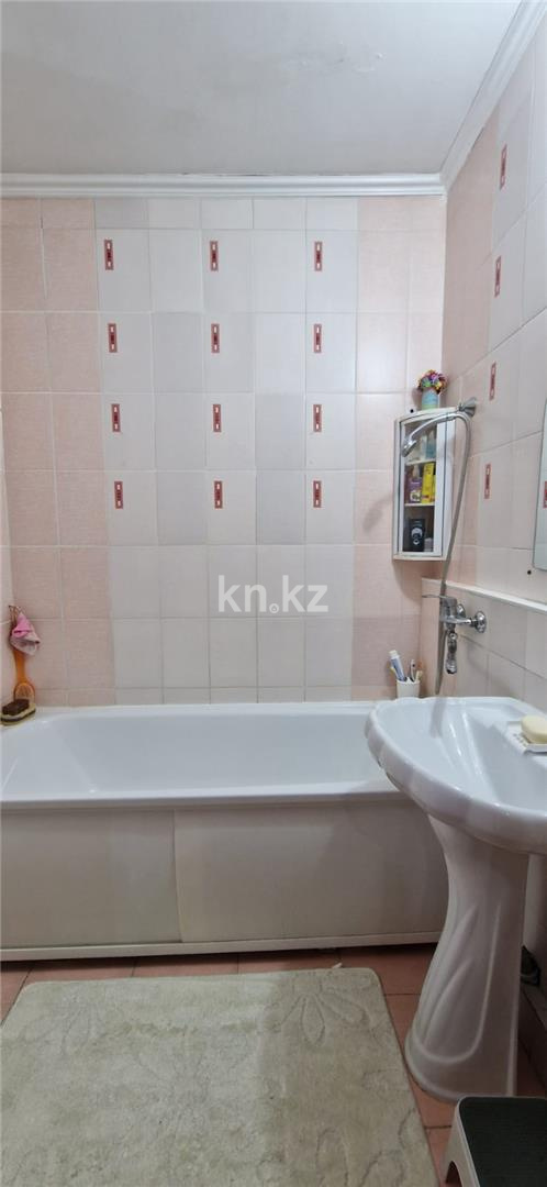 Продажа 3-комнатной квартиры, 62 м², ул. 9-й мкр. в Темиртау - фото 8