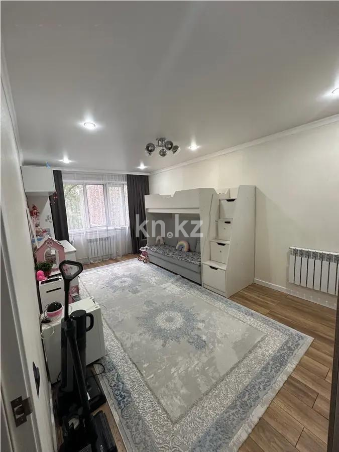 Продажа 3-комнатной квартиры, 62 м², 1 кв-л, дом  8 в Караганде - фото 2