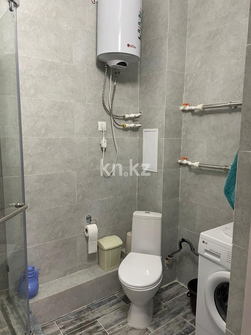 Продажа 1-комнатной квартиры, 46 м², ул. Муканова, дом  51/8 в Караганде - фото 7