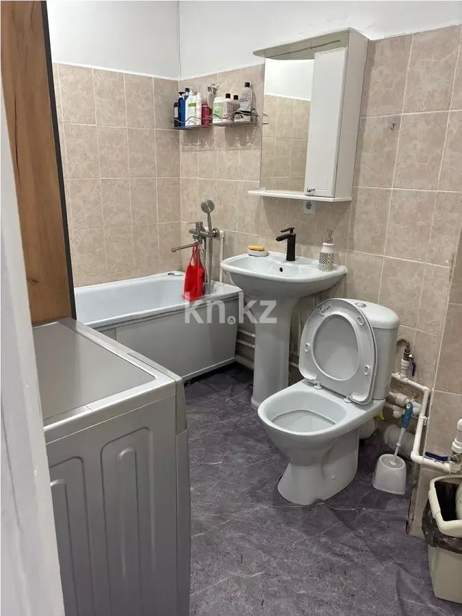 Продажа 2-комнатной квартиры, 69 м², ул. Ашимова, дом  24 в Караганде - фото 4