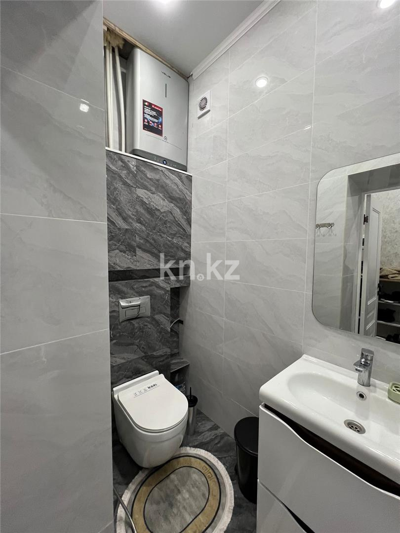 Продажа 3-комнатной квартиры, 94 м², ул. Муканова, дом  1/9 в Караганде - фото 9