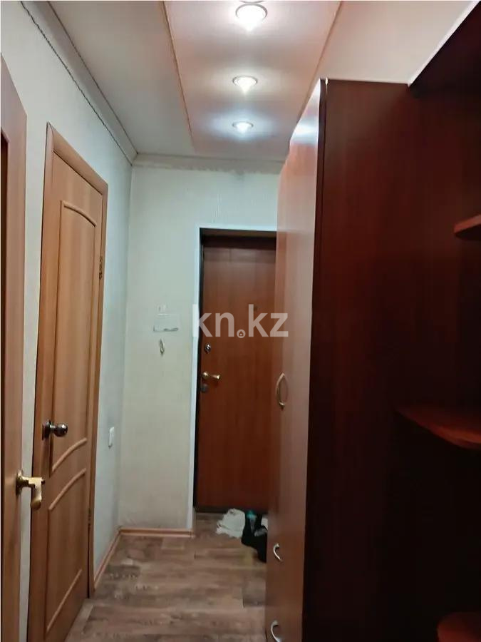 Продажа 2-комнатной квартиры, 43 м², 12 мкр., дом  5 в Караганде - фото 3