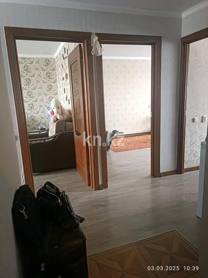Продажа 3-комнатной квартиры, 82 м², 23 мкр., дом  12 в Караганде - фото 7