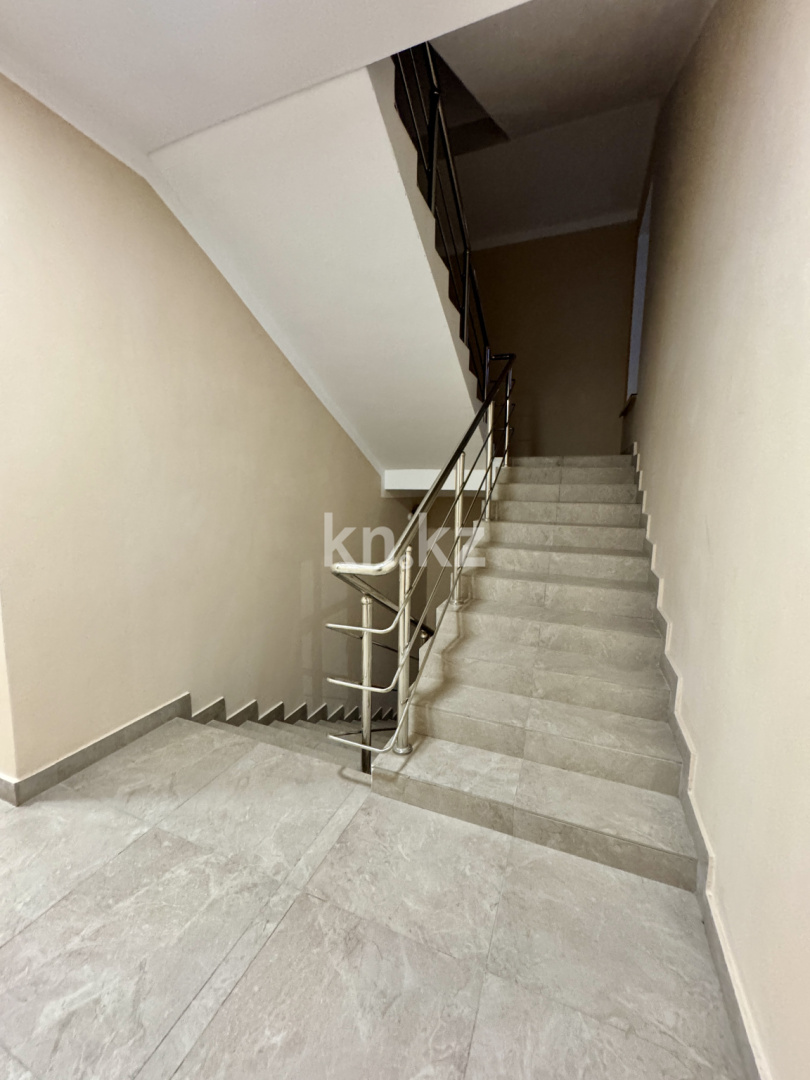 Продажа 2-комнатной квартиры, 63 м², 067 учетный квартал, дом  502 в Караганде - фото 8