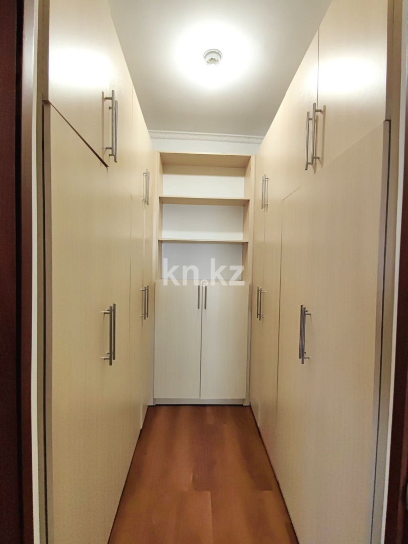 Продажа 4-комнатной квартиры, 122 м², пр. Республики, дом  40 в Караганде - фото 20