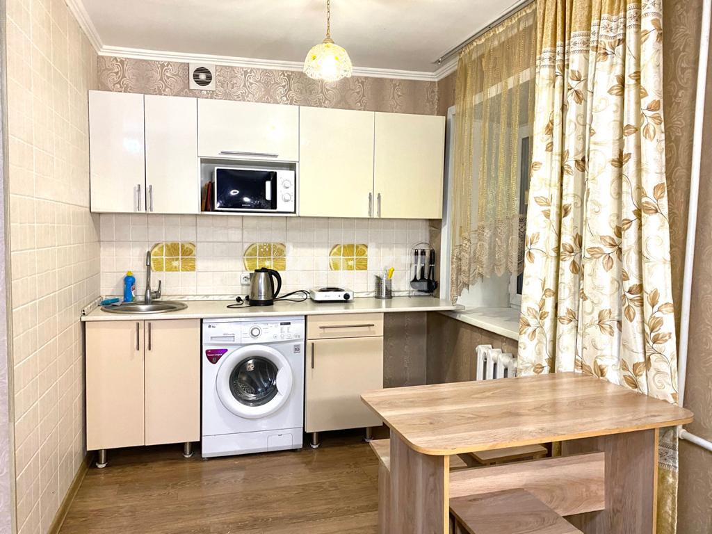 Аренда 1-комнатной квартиры посуточно, 49 м², пр. Бухар-жырау, дом  54 в Караганде - фото 4