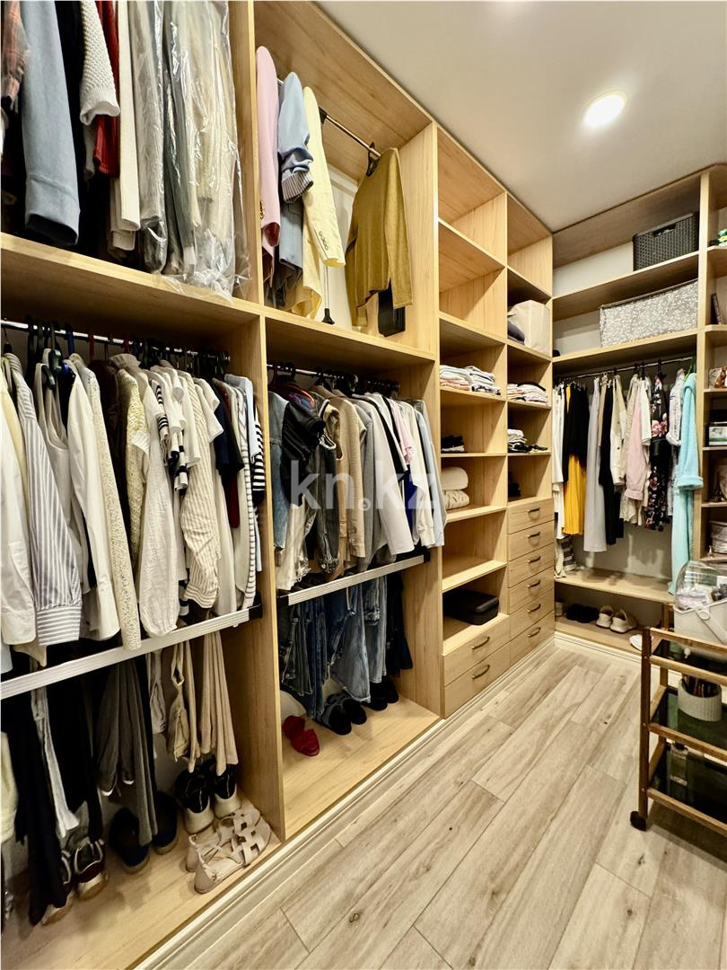 Продажа 4-комнатной квартиры, 198 м² в Караганде - фото 3