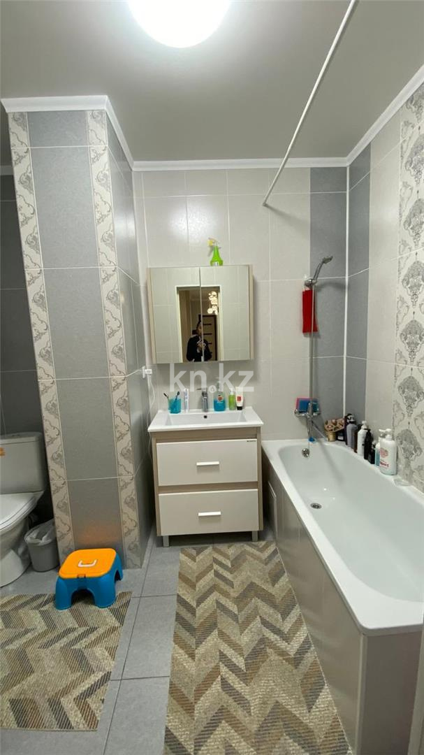 Продажа 3-комнатной квартиры, 93 м², пр. Шахтеров в Караганде - фото 11