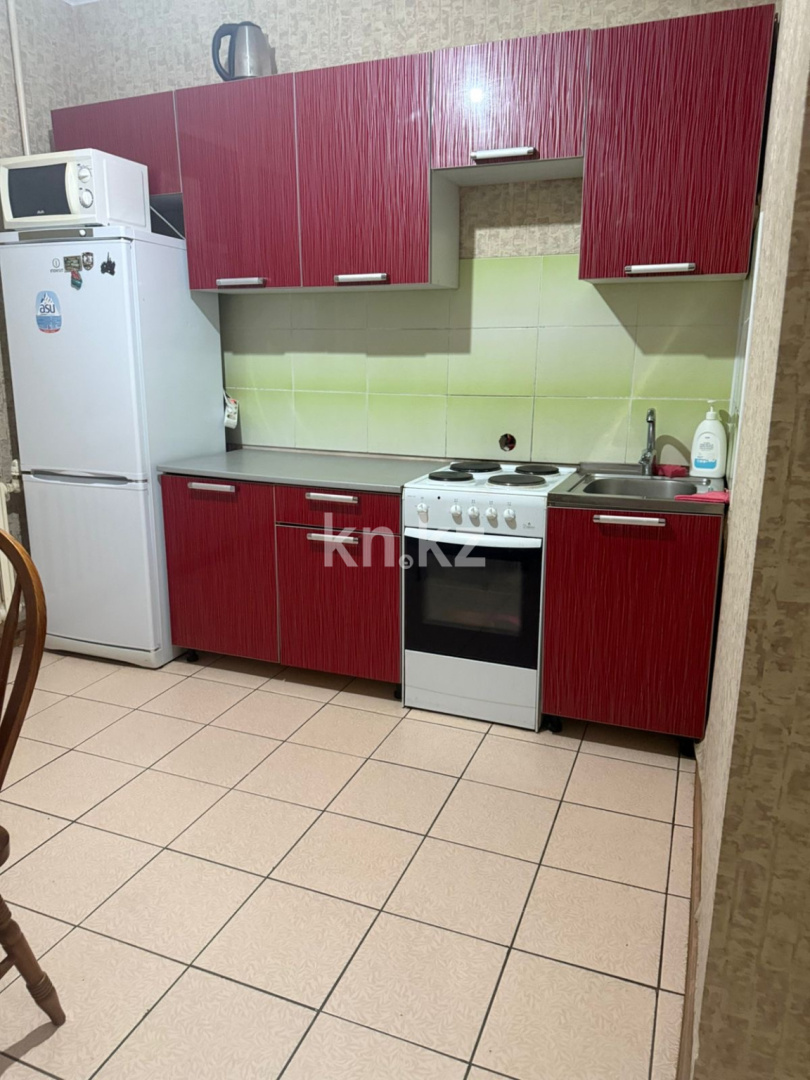 Аренда 1-комнатной квартиры, 50 м², ул. Сауран, дом  3/1 в Астане