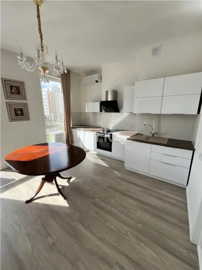 Продажа 2-комнатной квартиры, 75.4 м², ул. Гейдара Алиева, дом  10 в Астане