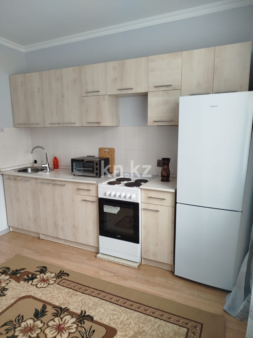 Аренда 1-комнатной квартиры, 40 м² в Астане